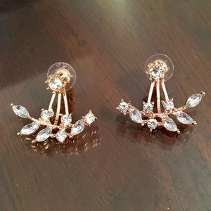 NWT! Beautiful Gold Korean Zircon Crystal Earrings